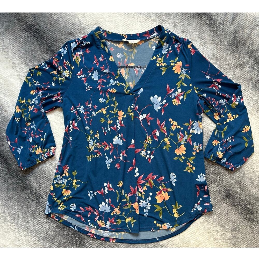 Two by Vince Camuto V Neck Long Sleeve Relaxed Fit Floral Blouse Size Medium
